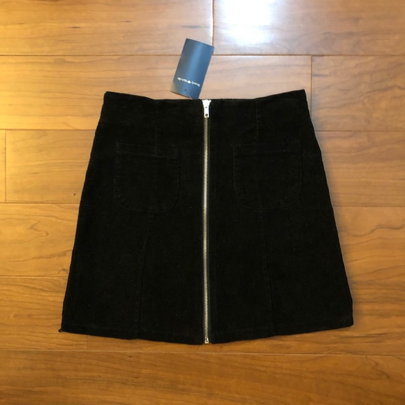 NWT Brandy Melville Black Corduroy Zip Skirt - Picture 2 of 3
